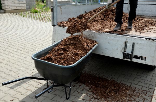 Bulk Mulch Delivery in Palmetto