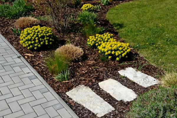 Garden Mulch Installation in Palmetto